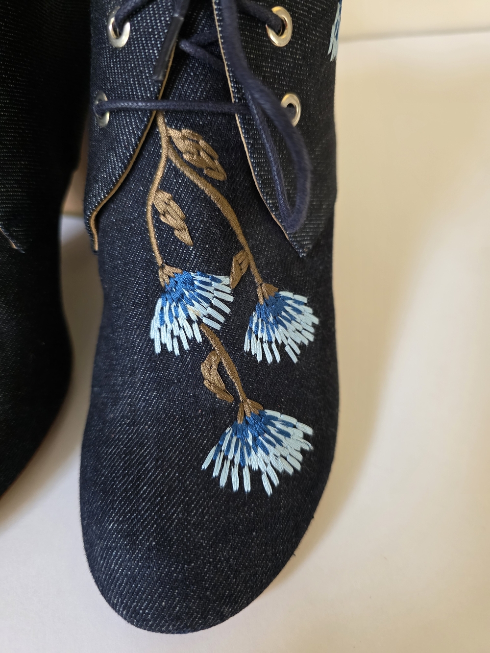 Laurence Dacade Belen Floral Embroidered Denim Booties Italy EU 42 US 10-10.5 - Picture 4 of 15